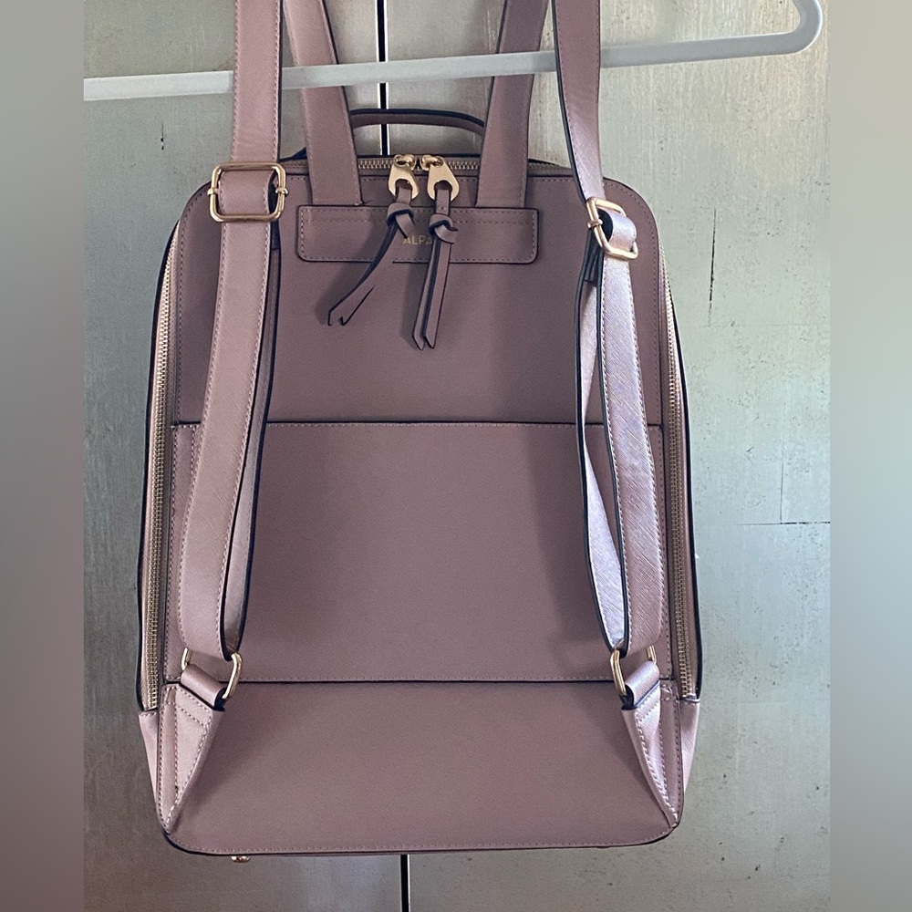 Backpack - Picture 3 of 8